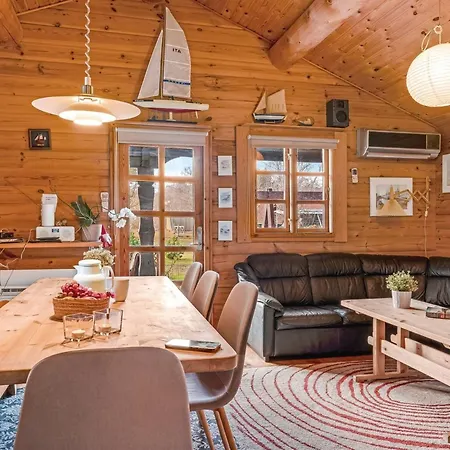Nyaraló Hakon - 1km From The Sea By Interhome *